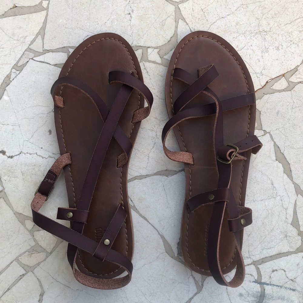 MOSSIMO Brown strappy sandals